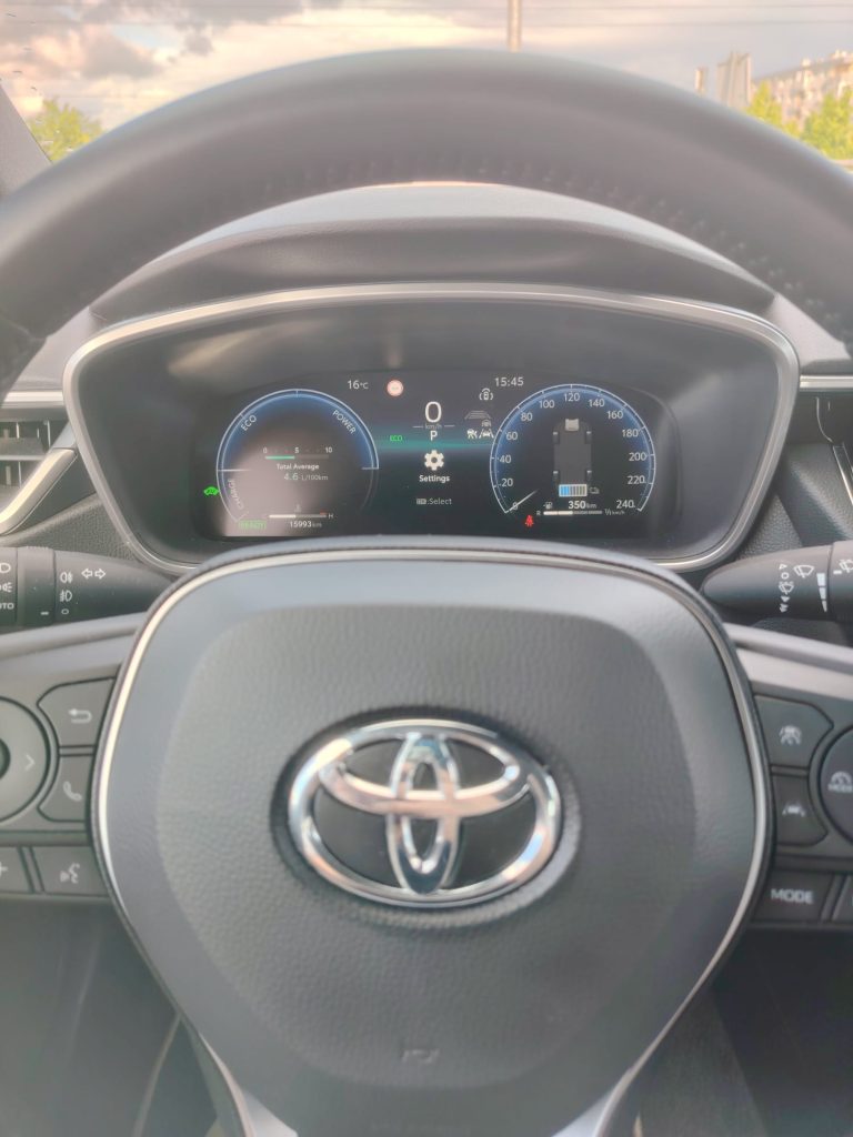 toyota1 apex driving unutrašnjost auta najam vozila
