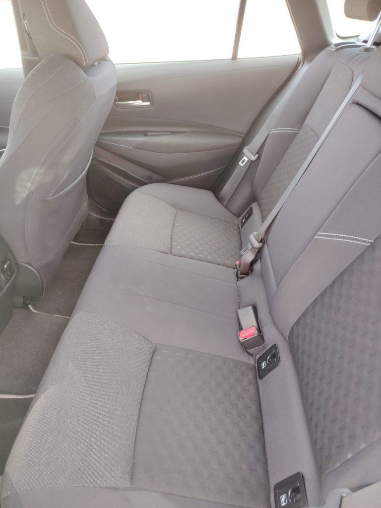 toyota1 apex driving unutrašnjost auta najam vozila